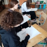 Master-klass-so-studentami-na-temu-Zarisovka-rasteniya-myagkim-materialom-8