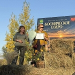 Proshel-konkurs-hudozhnikov-v-ramkah-plener-festivalya-Kosmicheskoe-ozero-8